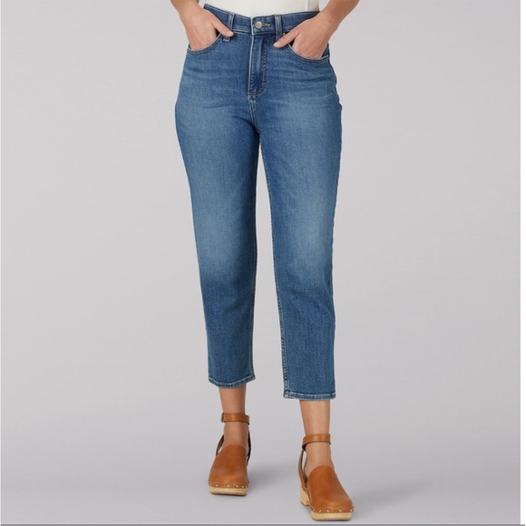 Lee | Modern Series | Sz 12 Distressed Med Rinse Cropped Jeans - Picture 2 of 15